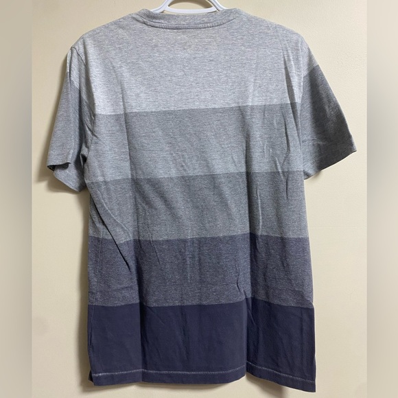 Gap Men’s Grey T-Shirt with Horizontal Lines Medium - Picture 2 of 2